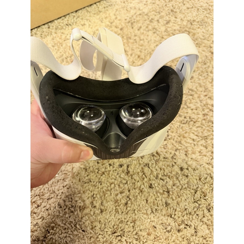 Oculus Quest 2 Meta Quest 2 64GB VR Headset Only - Picture 8 of 8